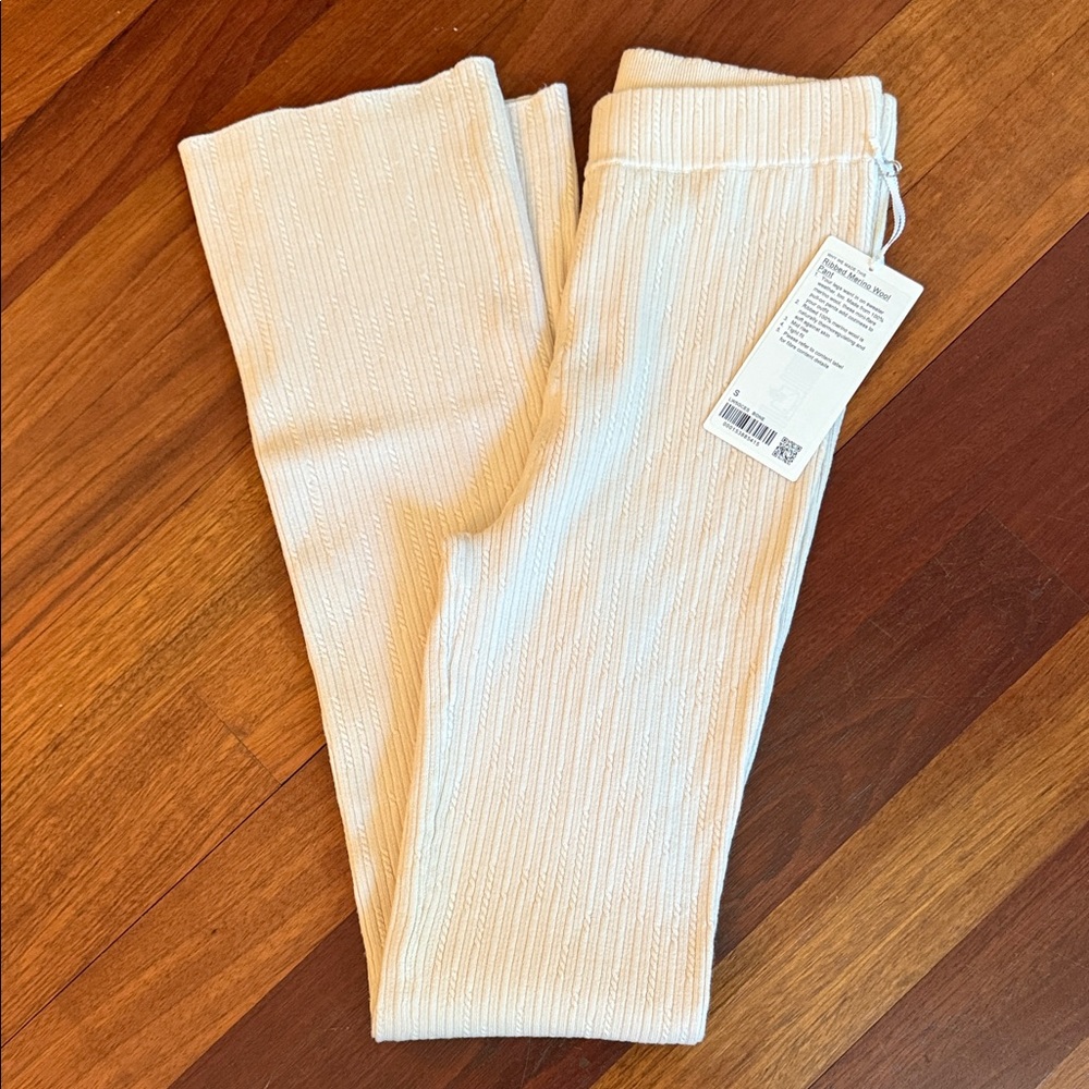 Lululemon Ribbed Merino Wool Pant size S NWT